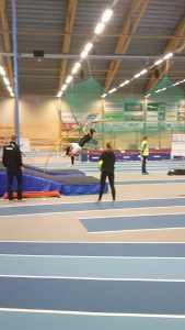 Jonathan Åkesson P19 satte personligt rekord i stav med 3,50m.